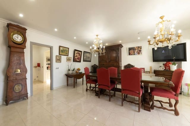4 slaapkamer Villa te koop in Empuriabrava, Castelló d'Empúries met zwembad garage - € 1.199.000 (Ref: 10187656)