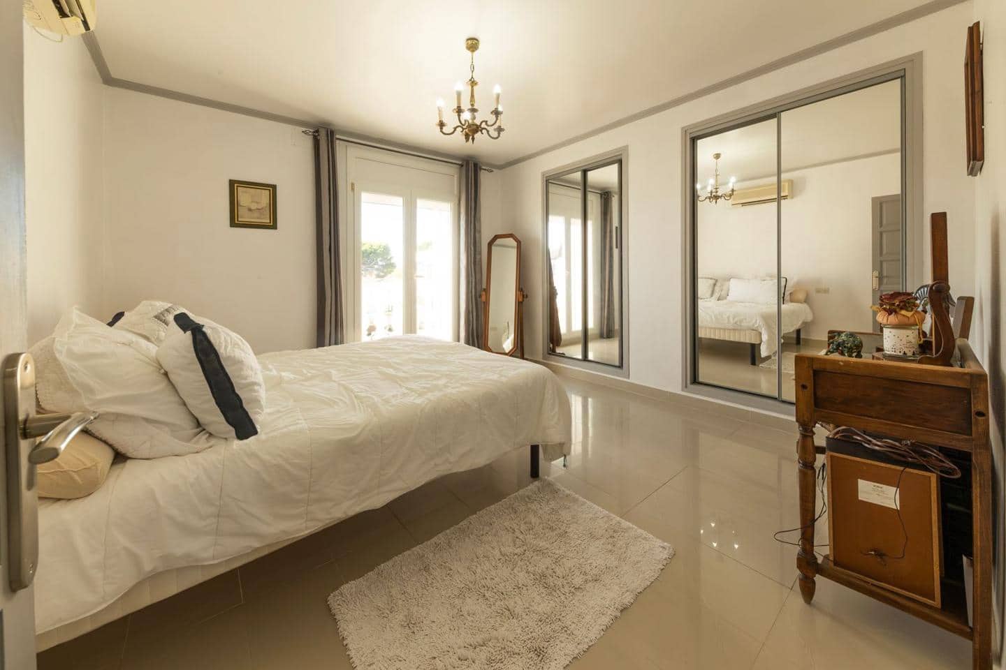 4 sovrum Villa till salu i Empuriabrava med pool garage - 1 199 000 € (Ref: 10187656)