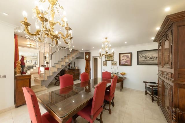 4 slaapkamer Villa te koop in Empuriabrava, Castelló d'Empúries met zwembad garage - € 1.199.000 (Ref: 10187656)