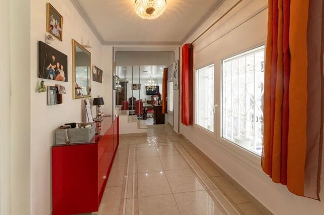 4 slaapkamer Villa te koop in Empuriabrava, Castelló d'Empúries met zwembad garage - € 1.199.000 (Ref: 10187656)