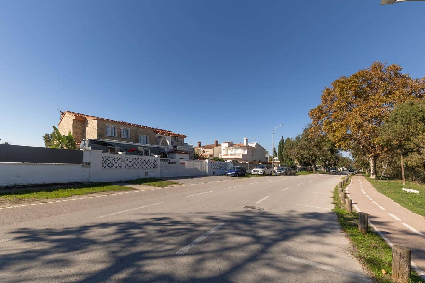 4 sovrum Villa till salu i Empuriabrava med pool garage - 1 199 000 € (Ref: 10187656)