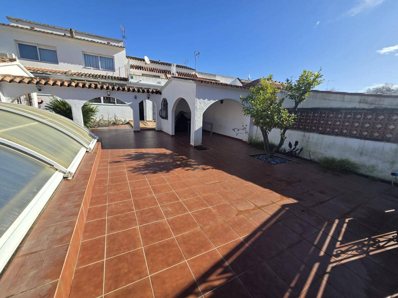 3 Zimmer Villa zu verkaufen in Empuriabrava mit Pool - 349.000 € (Ref: 9598217)