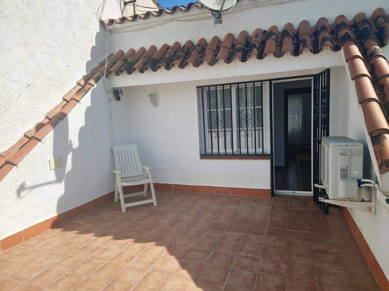 3 soveværelse Villa til salg i Empuriabrava med swimmingpool - € 339.000 (Ref: 9598217)