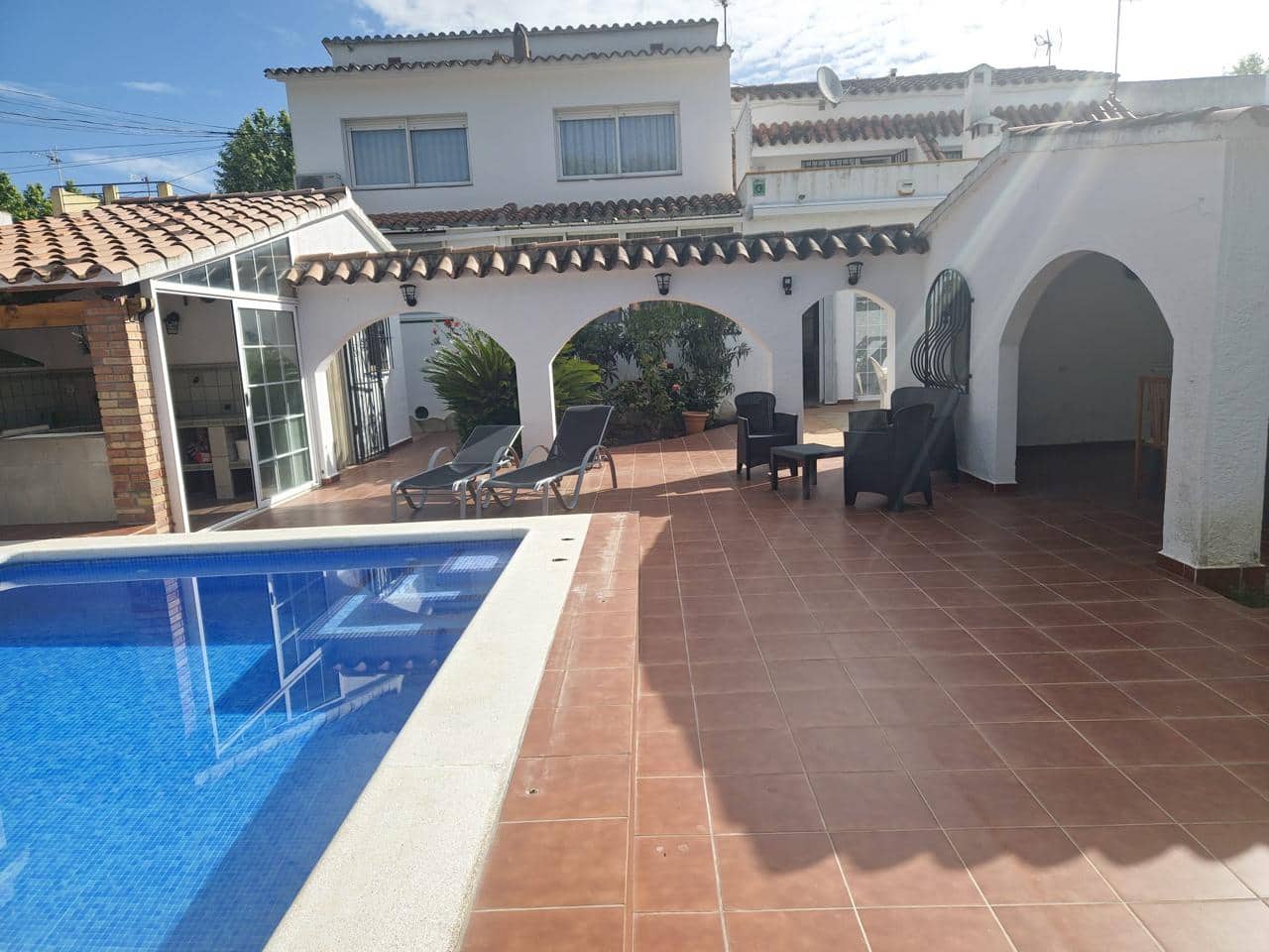 3 soveværelse Villa til salg i Empuriabrava med swimmingpool - € 339.000 (Ref: 9598217)