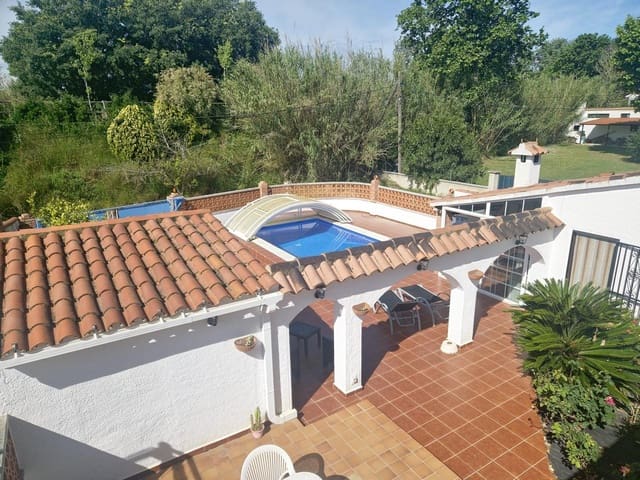 3 soveværelse Villa til salg i Empuriabrava, Castelló d'Empúries med swimmingpool - € 339.000 (Ref: 9598217)