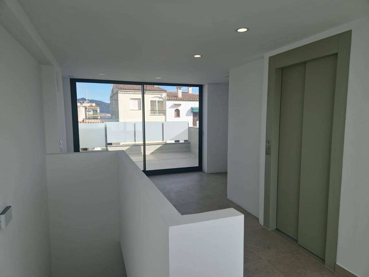 3 makuuhuone Huvila myytävänä paikassa Empuriabrava mukana 
autotalli - 585 000 € (Ref: 9598218)