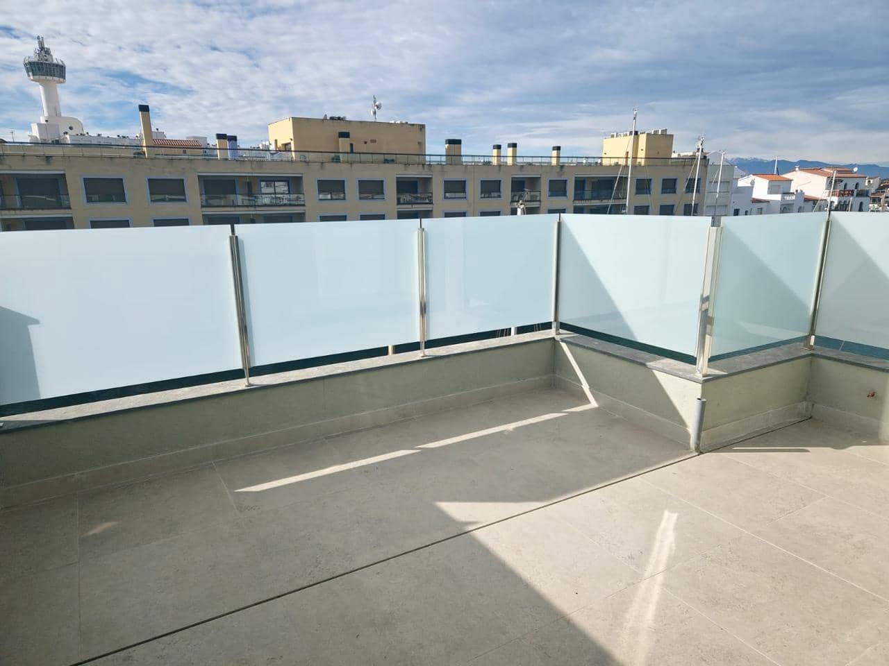 3 makuuhuone Huvila myytävänä paikassa Empuriabrava mukana 
autotalli - 585 000 € (Ref: 9598218)