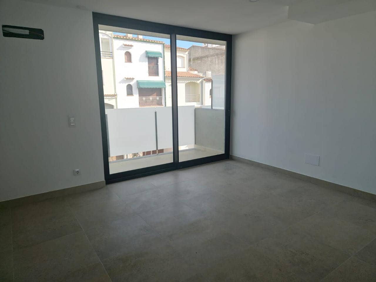 3 makuuhuone Huvila myytävänä paikassa Empuriabrava mukana 
autotalli - 585 000 € (Ref: 9598218)