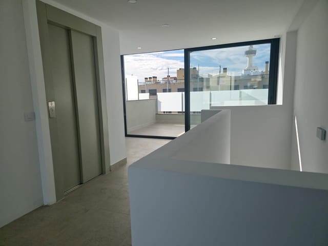 3 makuuhuone Huvila myytävänä paikassa Empuriabrava, Castelló d'Empúries mukana 
autotalli - 585 000 € (Ref: 9598218)