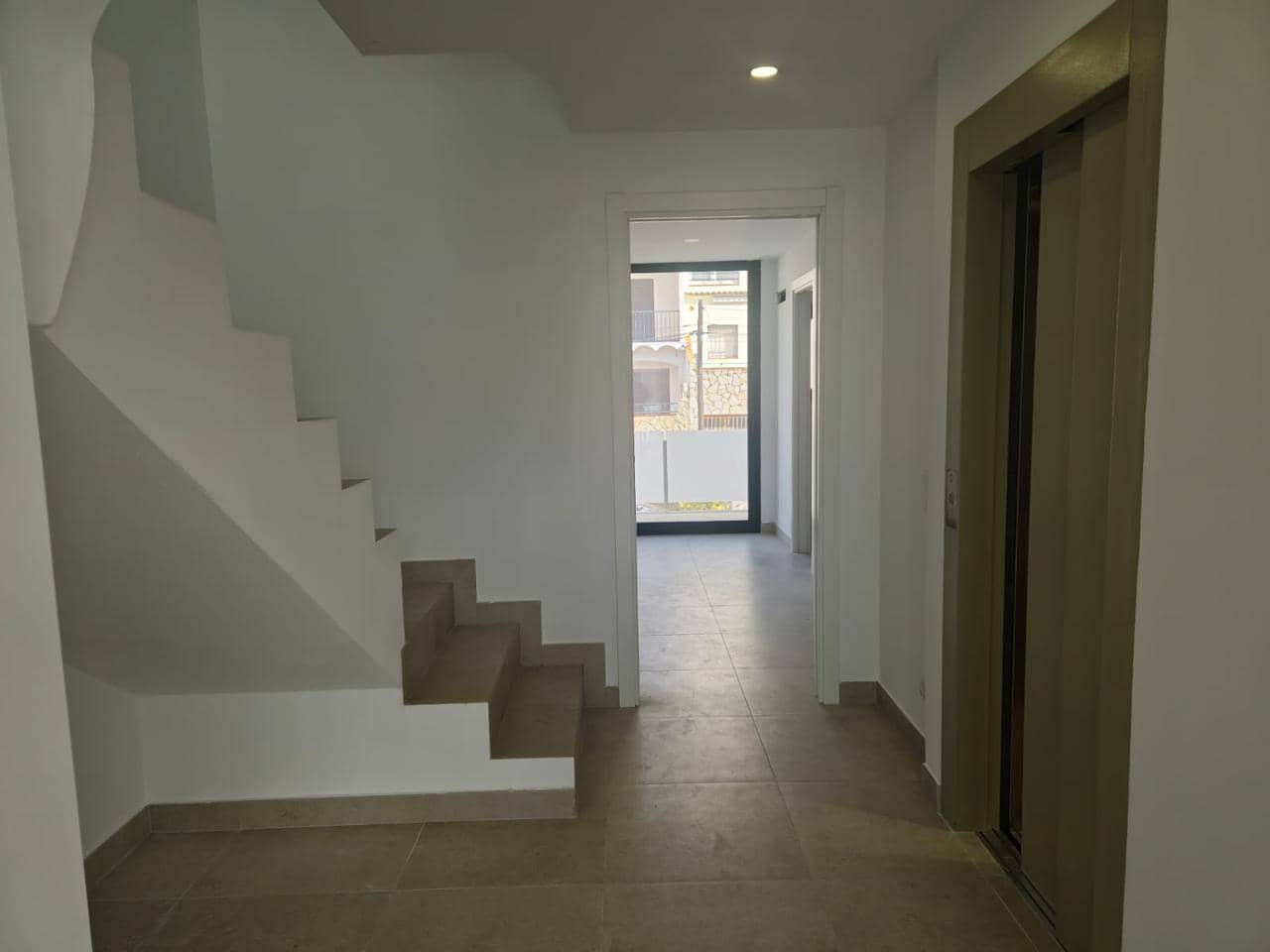 3 makuuhuone Huvila myytävänä paikassa Empuriabrava mukana 
autotalli - 585 000 € (Ref: 9598218)