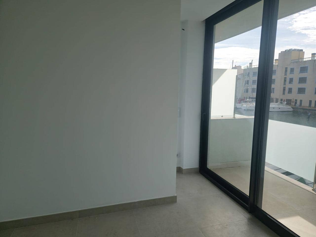 3 makuuhuone Huvila myytävänä paikassa Empuriabrava mukana 
autotalli - 585 000 € (Ref: 9598218)