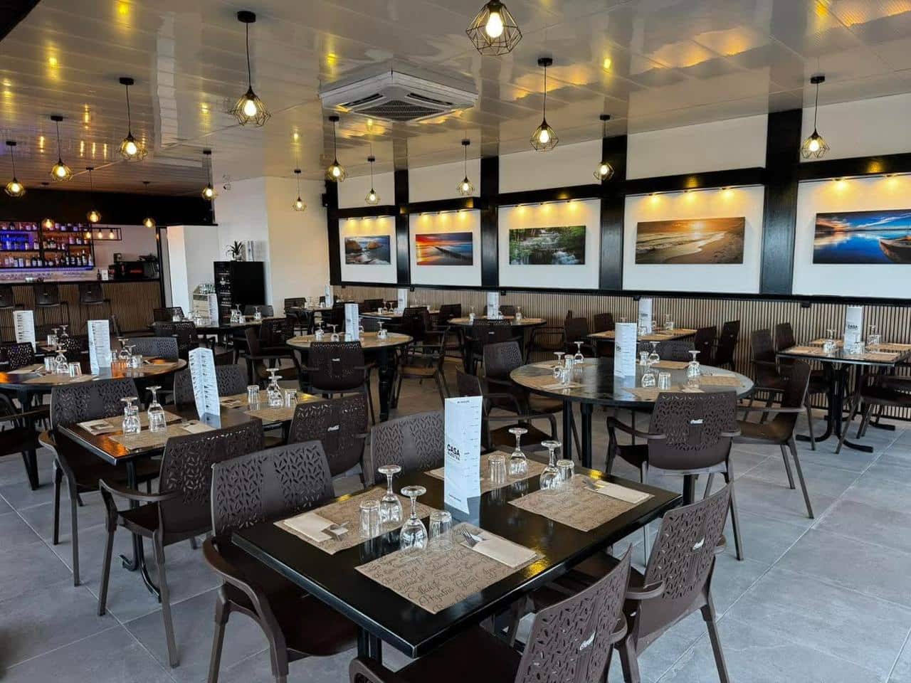 6 bedroom Business for sale in Empuriabrava - € 129,000 (Ref: 9598219)