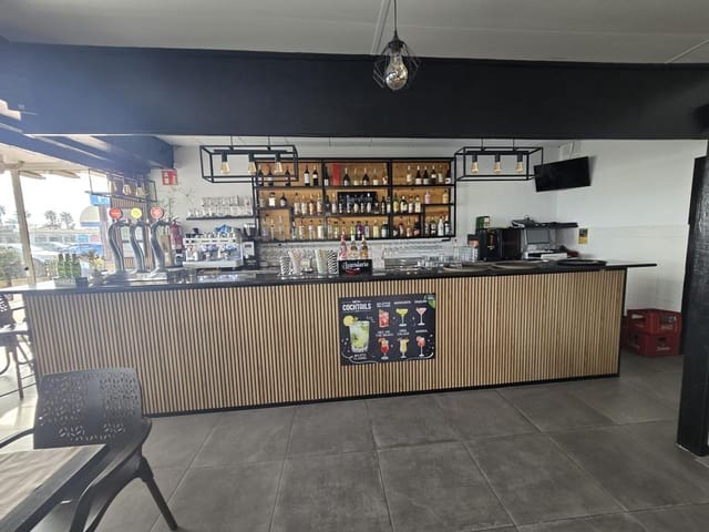 6 soveværelse Virksomhed til salg i Empuriabrava, Castelló d'Empúries - € 129.000 (Ref: 9598219)