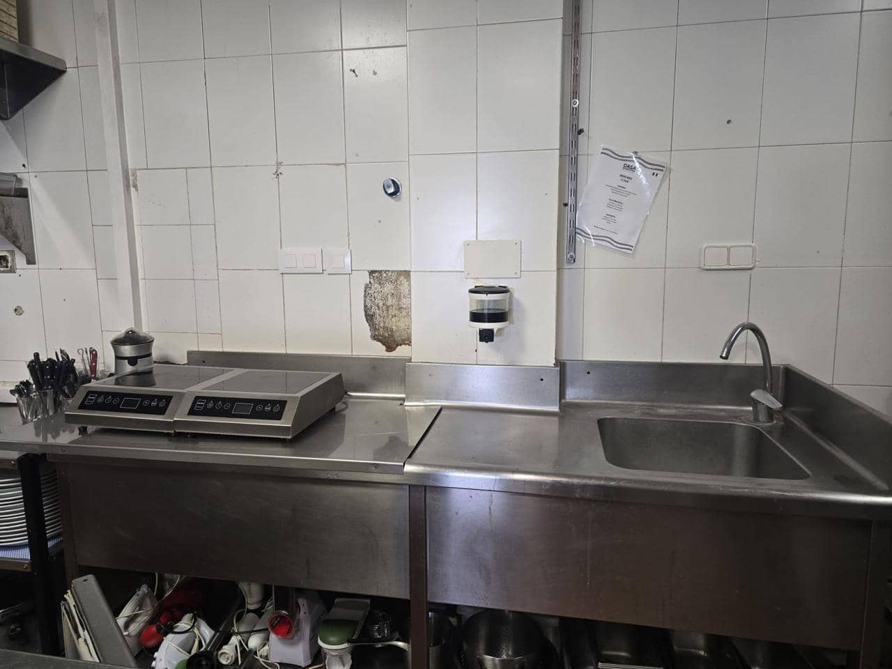 6 bedroom Business for sale in Empuriabrava - € 129,000 (Ref: 9598219)