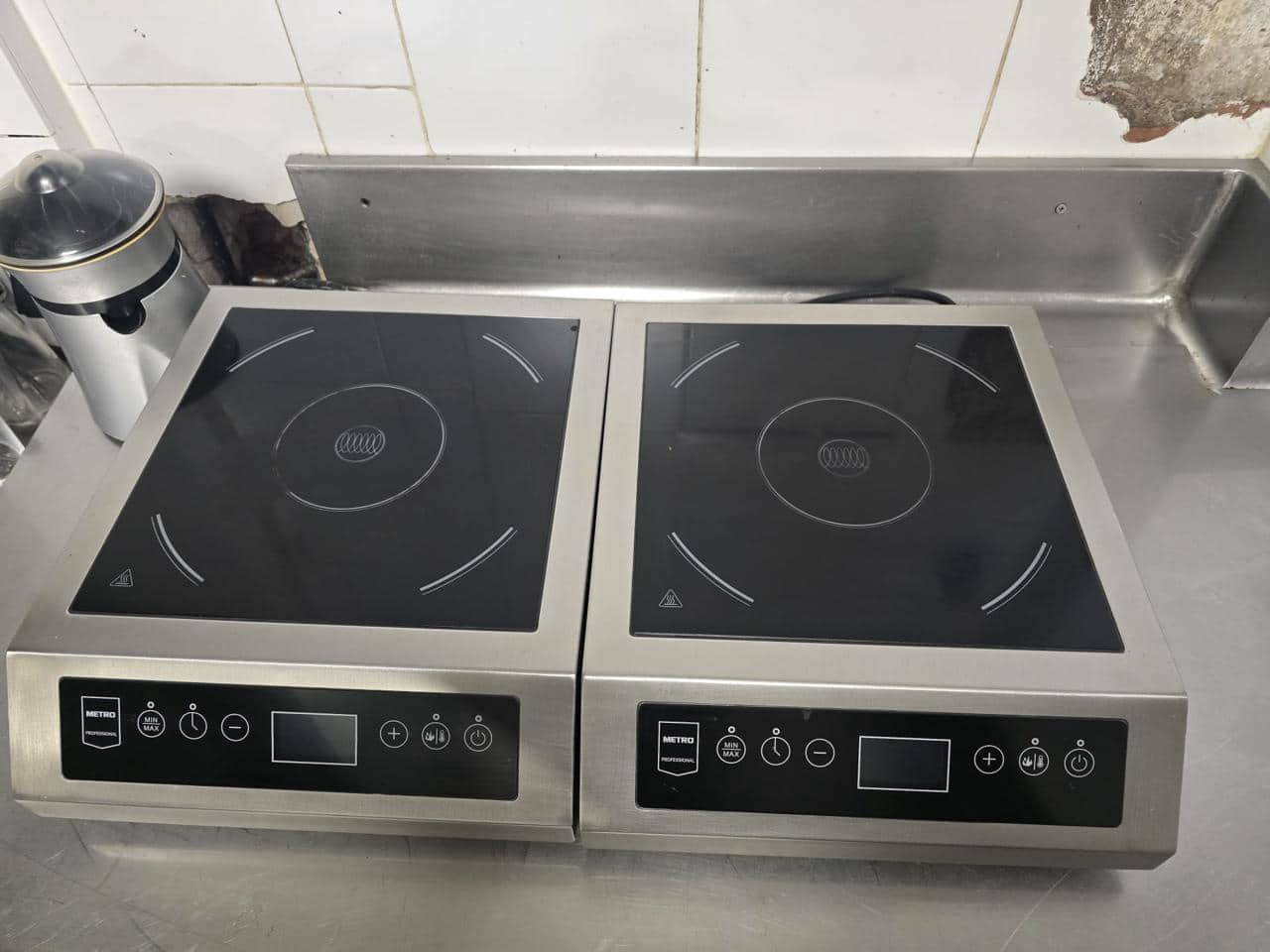 6 bedroom Business for sale in Empuriabrava - € 129,000 (Ref: 9598219)