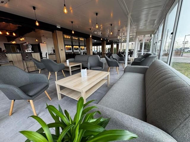 6 soveværelse Virksomhed til salg i Empuriabrava, Castelló d'Empúries - € 129.000 (Ref: 9598219)