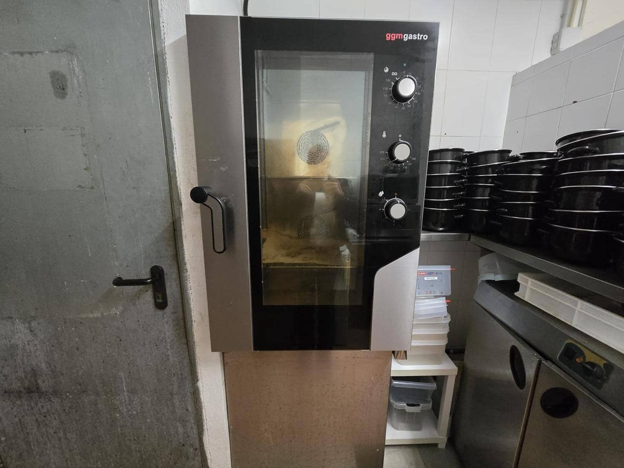 6 bedroom Business for sale in Empuriabrava - € 129,000 (Ref: 9598219)