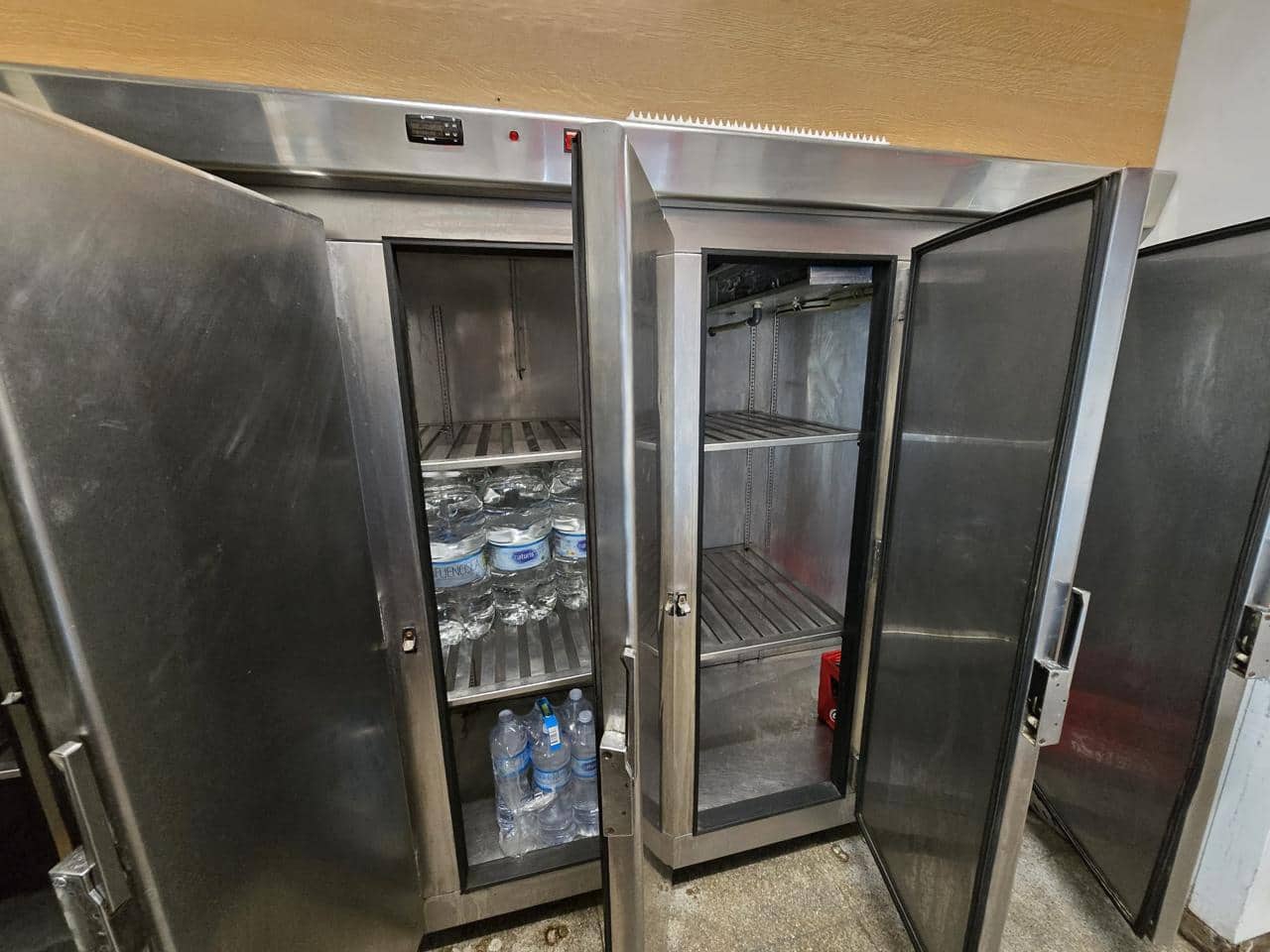 6 bedroom Business for sale in Empuriabrava - € 129,000 (Ref: 9598219)