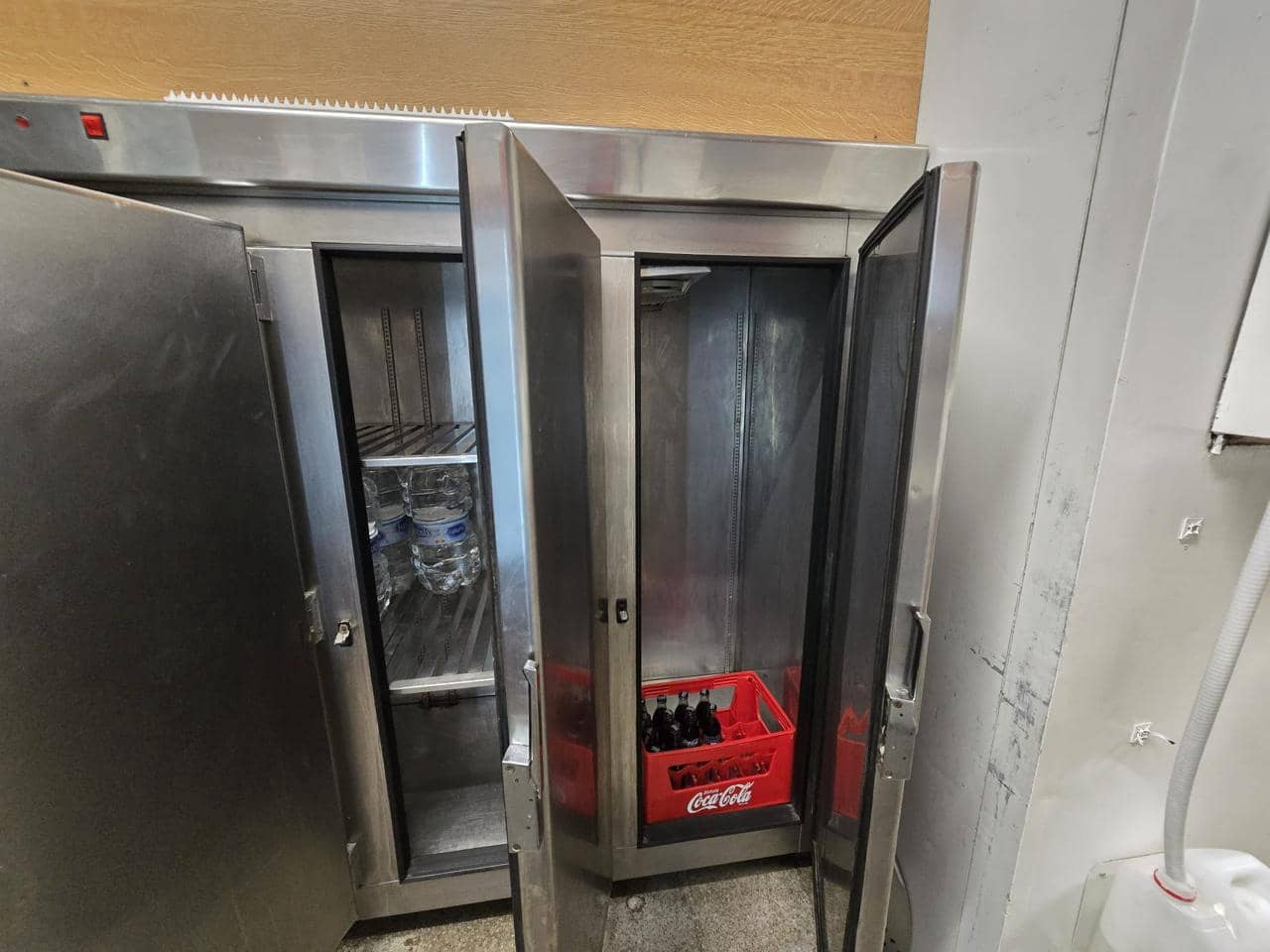 6 bedroom Business for sale in Empuriabrava - € 129,000 (Ref: 9598219)