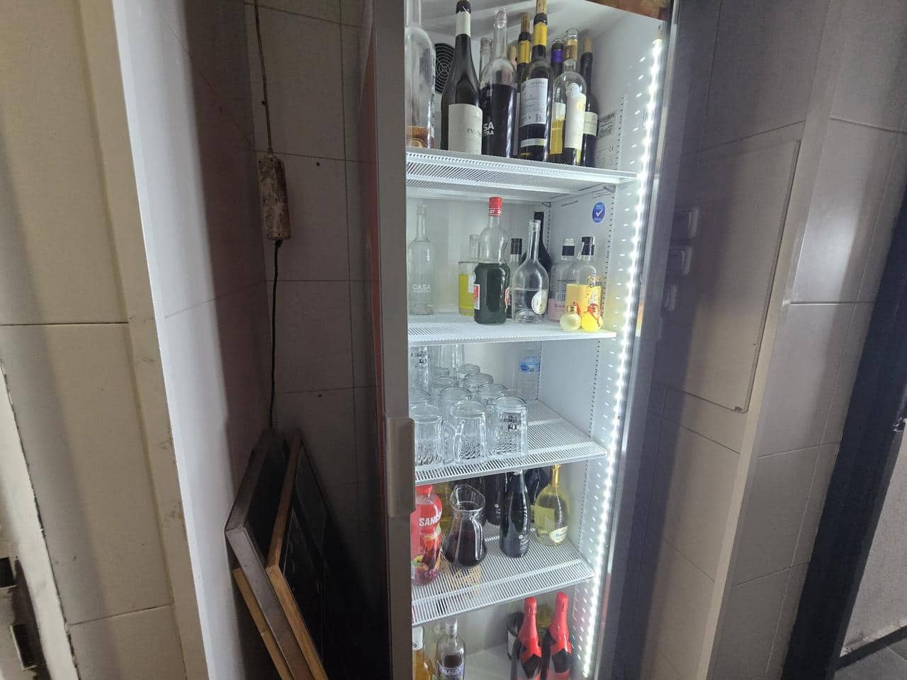 6 bedroom Business for sale in Empuriabrava - € 129,000 (Ref: 9598219)