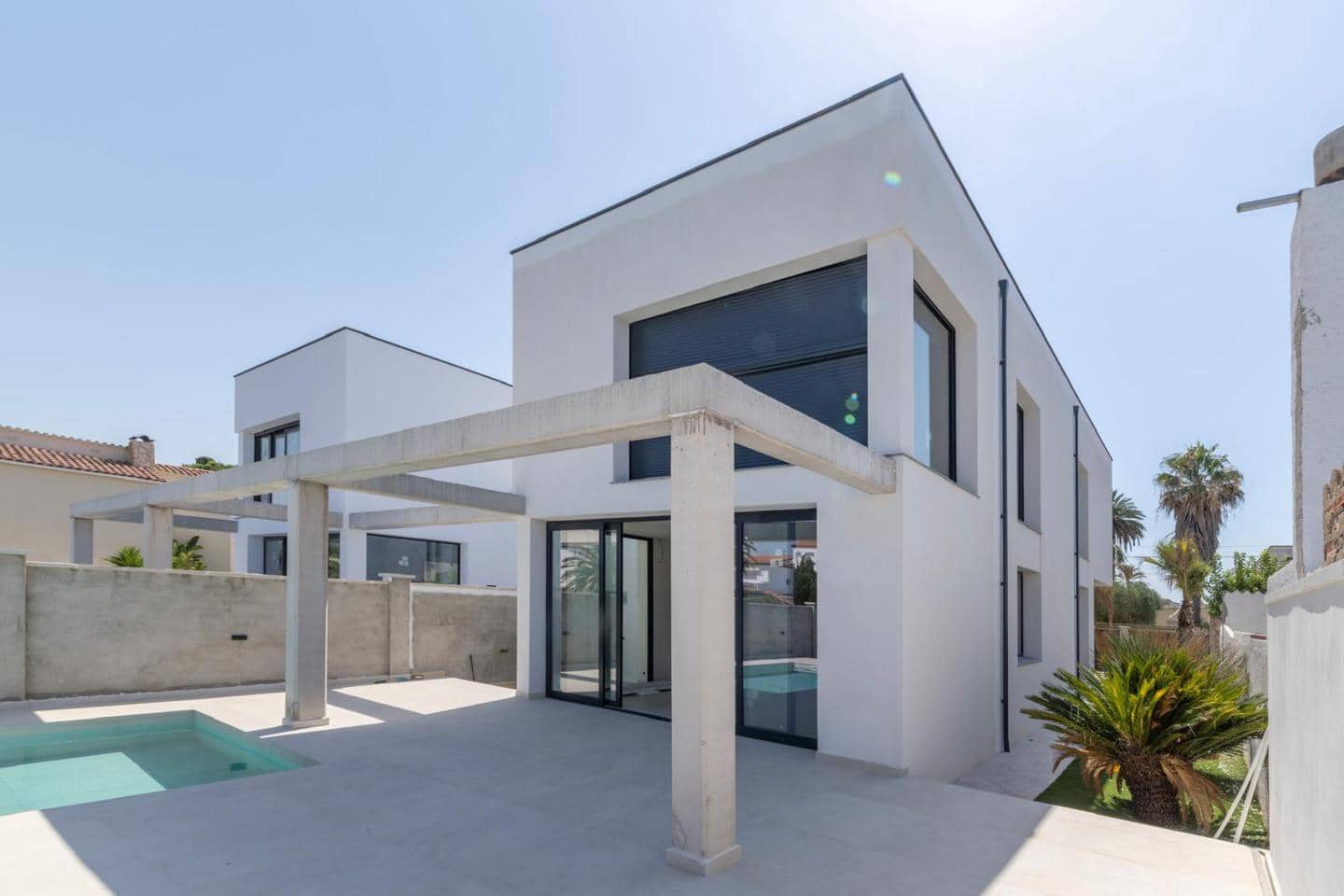 4 makuuhuone Huvila myytävänä paikassa Empuriabrava - 1 290 000 € (Ref: 9598220)