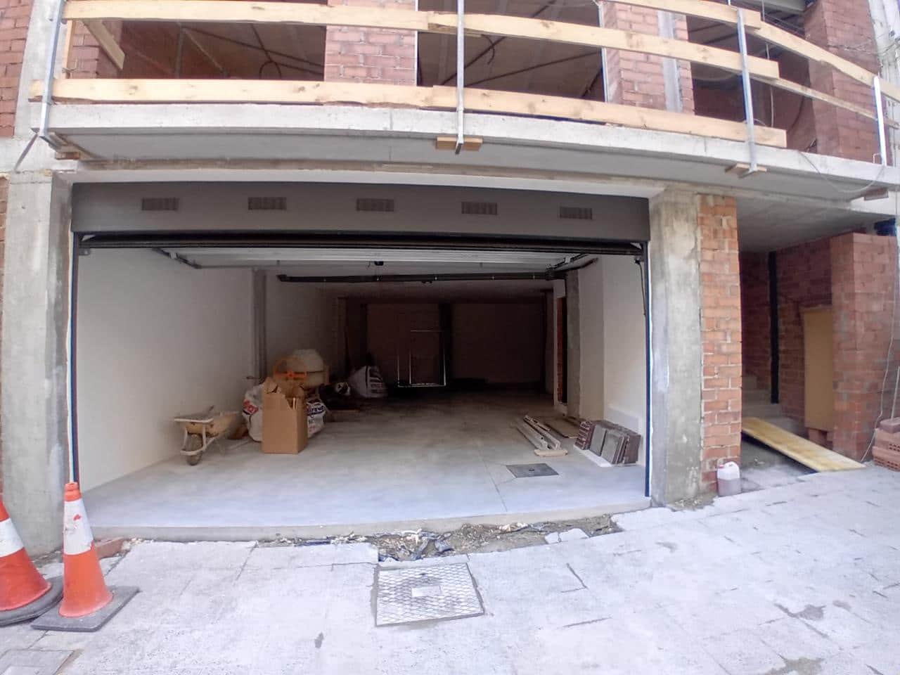 2 bedroom Flat for sale in Roses with garage - € 340,000 (Ref: 9598221)