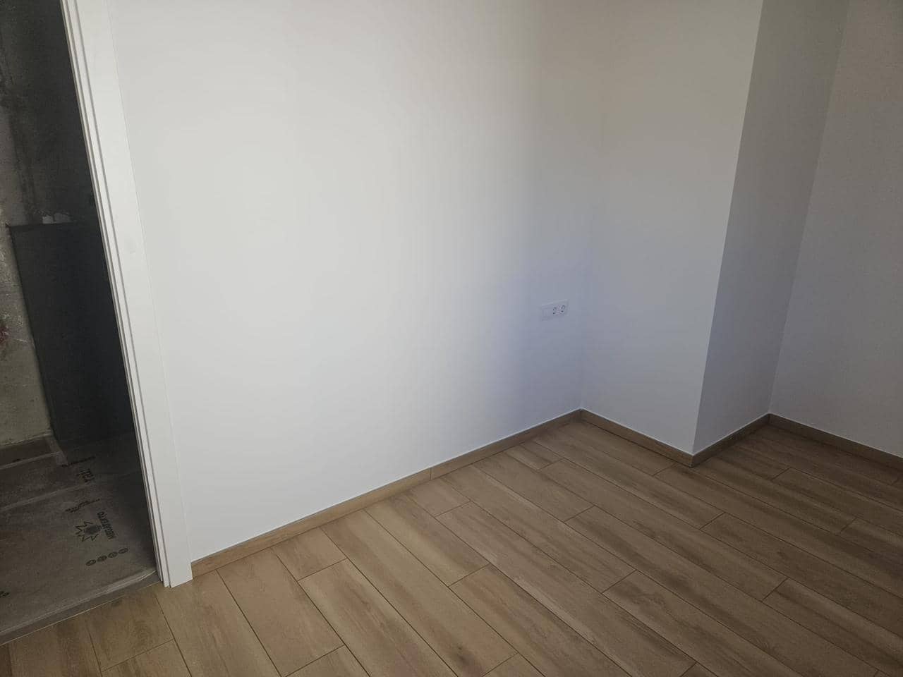 2 bedroom Flat for sale in Roses with garage - € 340,000 (Ref: 9598221)