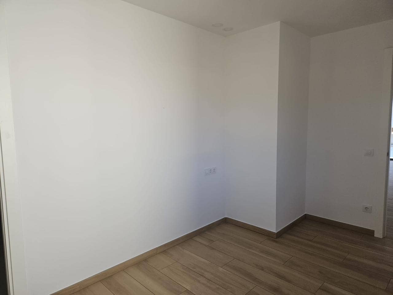 2 bedroom Flat for sale in Roses with garage - € 340,000 (Ref: 9598221)