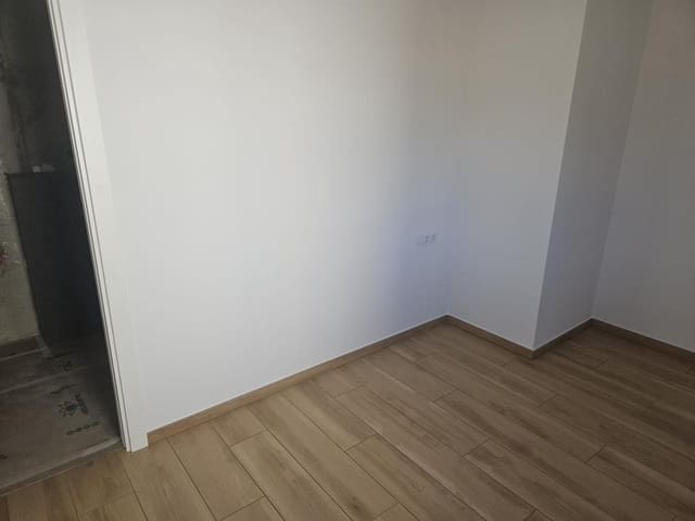 2 makuuhuone Asunto myytävänä paikassa Roses mukana 
autotalli - 340 000 € (Ref: 9598221)