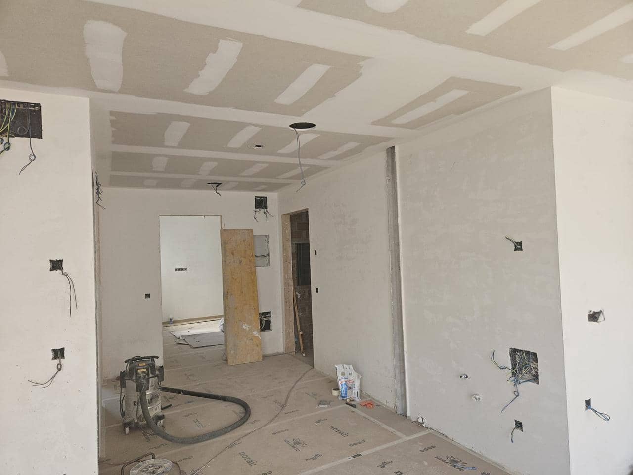2 bedroom Flat for sale in Roses with garage - € 340,000 (Ref: 9598221)