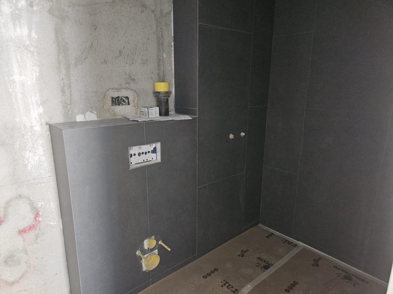 2 bedroom Flat for sale in Roses with garage - € 340,000 (Ref: 9598221)