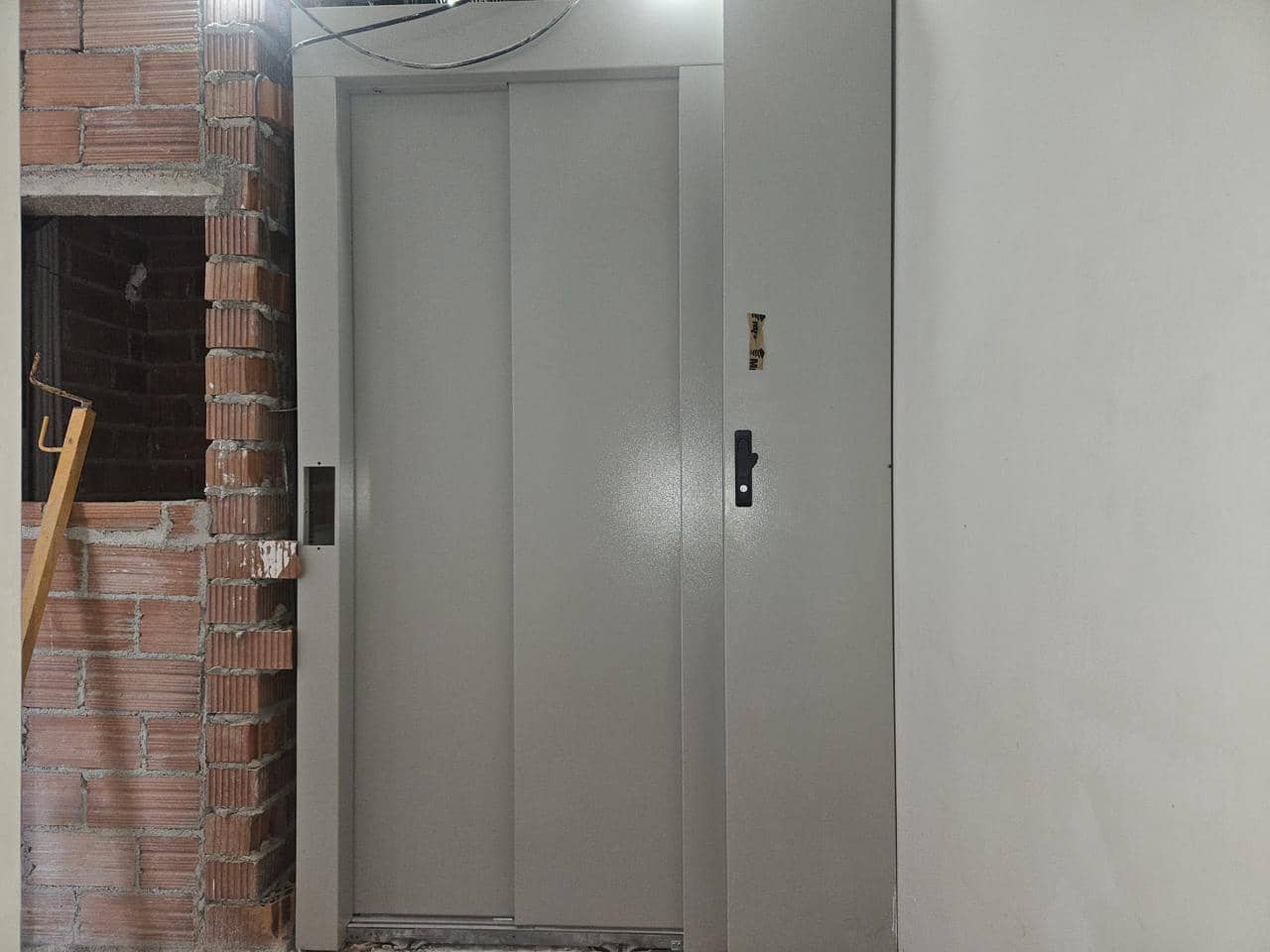 2 bedroom Flat for sale in Roses with garage - € 340,000 (Ref: 9598221)