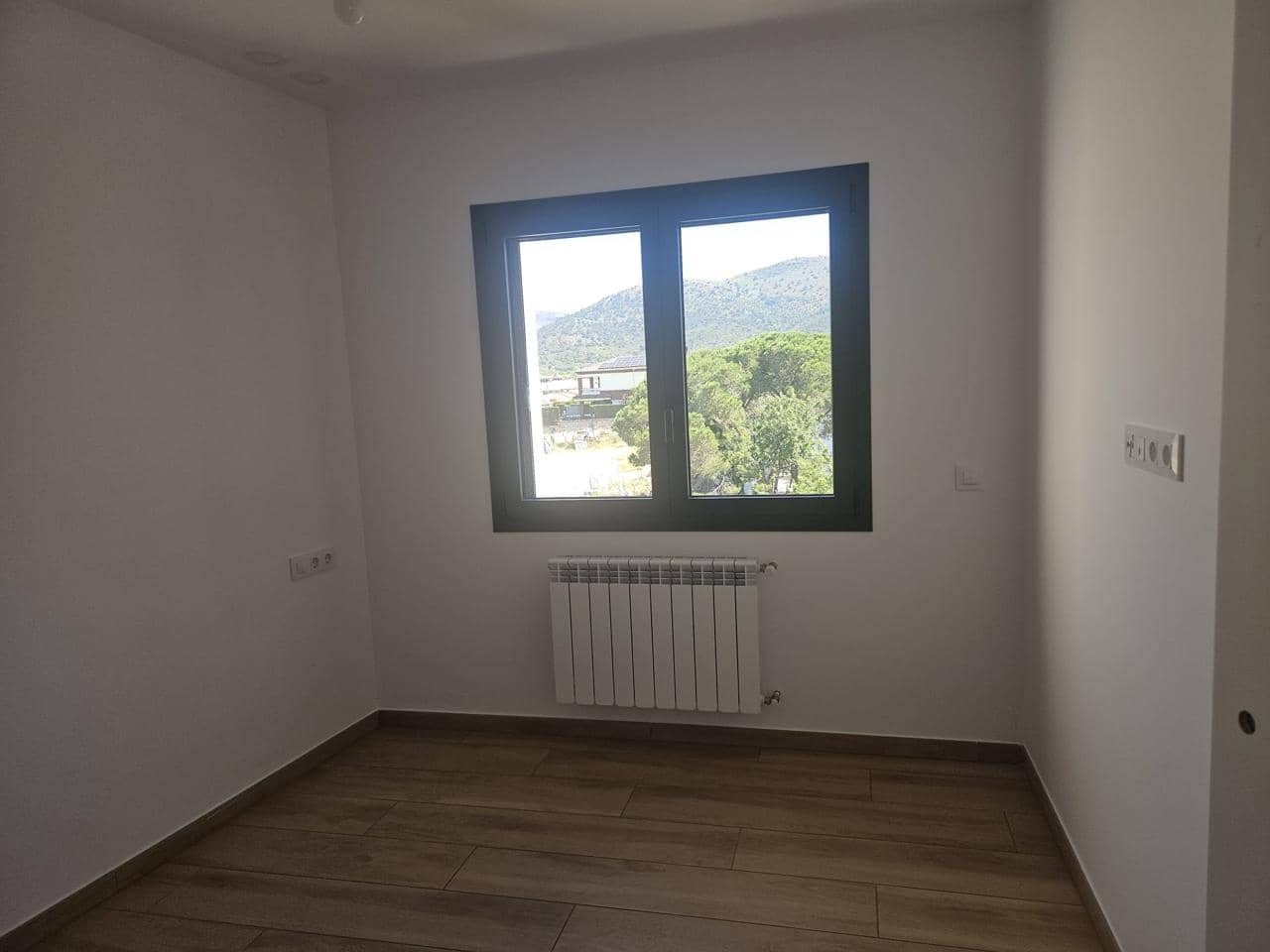 3 bedroom Flat for sale in Roses with garage - € 640,000 (Ref: 9598222)