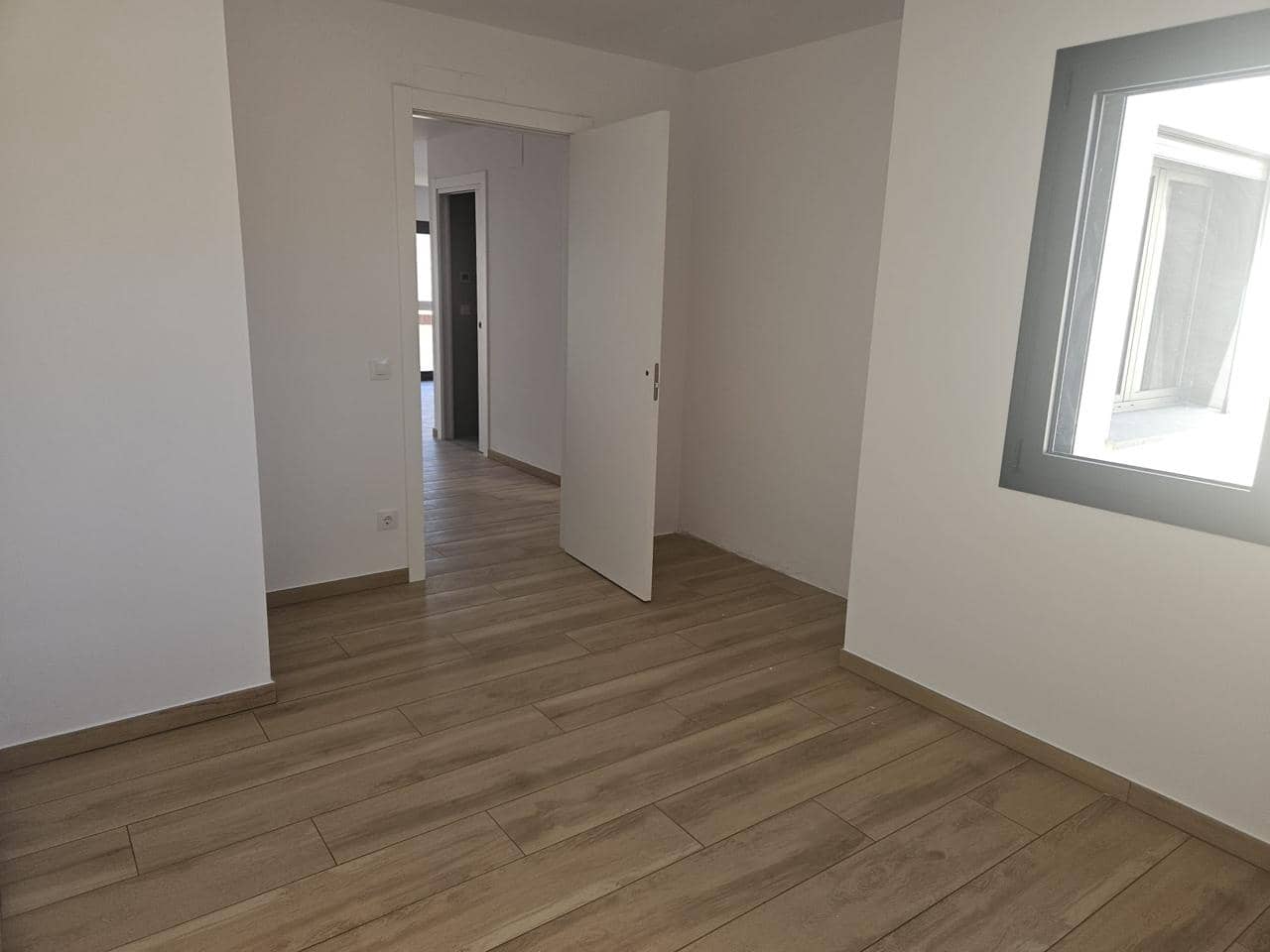 3 bedroom Flat for sale in Roses with garage - € 640,000 (Ref: 9598222)
