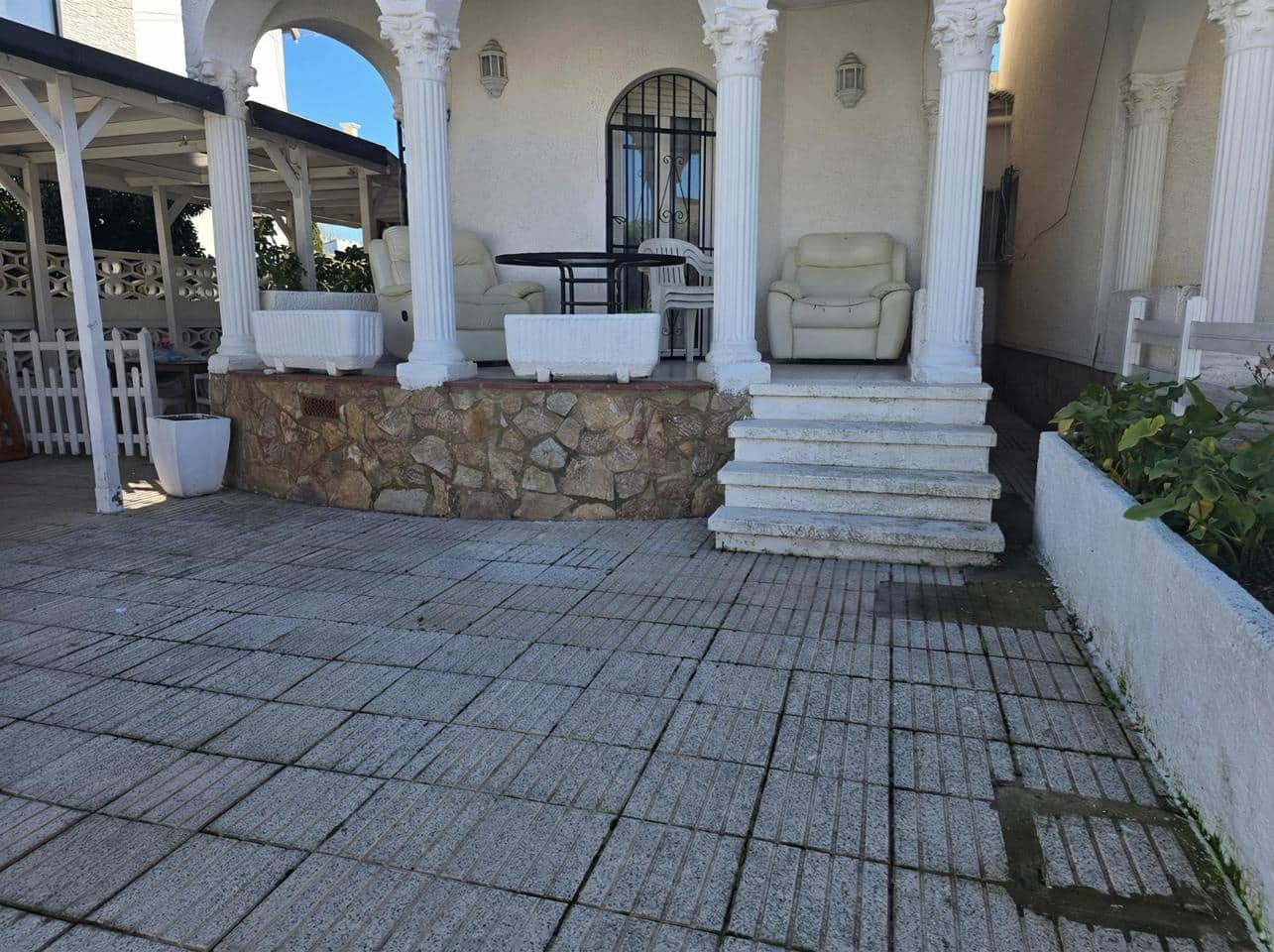 4 Zimmer Villa zu verkaufen in Empuriabrava mit Garage - 390.000 € (Ref: 9598223)