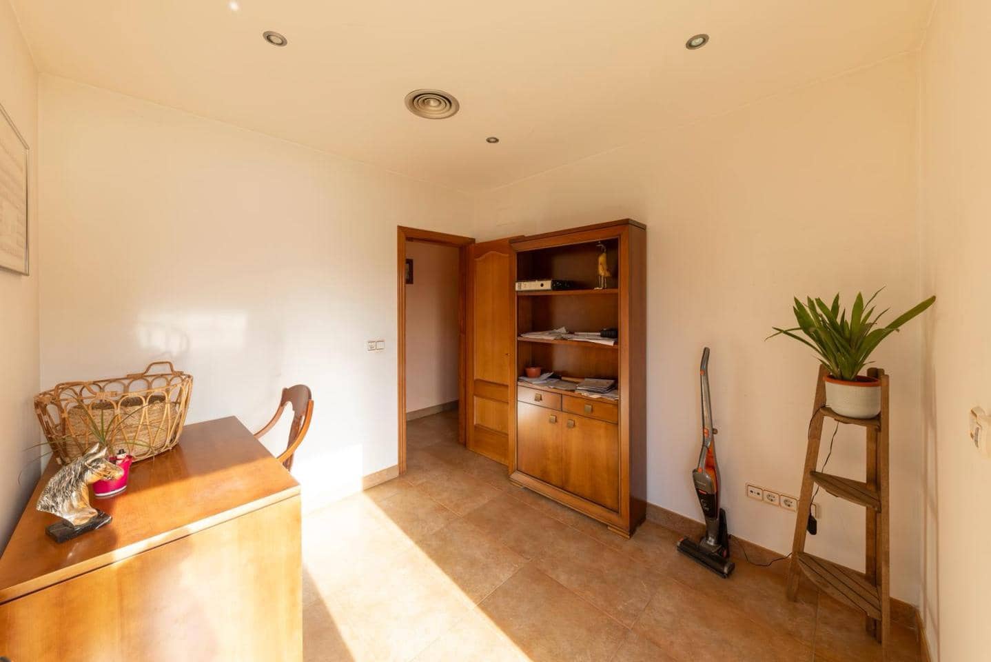 5 makuuhuone Huvila myytävänä paikassa Castello d'Empuries mukana uima-altaan 
autotalli - 1 050 000 € (Ref: 9598226)