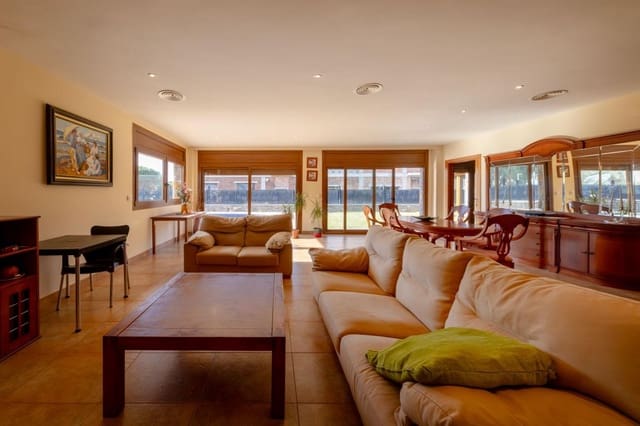 5 makuuhuone Huvila myytävänä paikassa Castelló d'Empúries mukana uima-altaan 
autotalli - 1 050 000 € (Ref: 9598226)