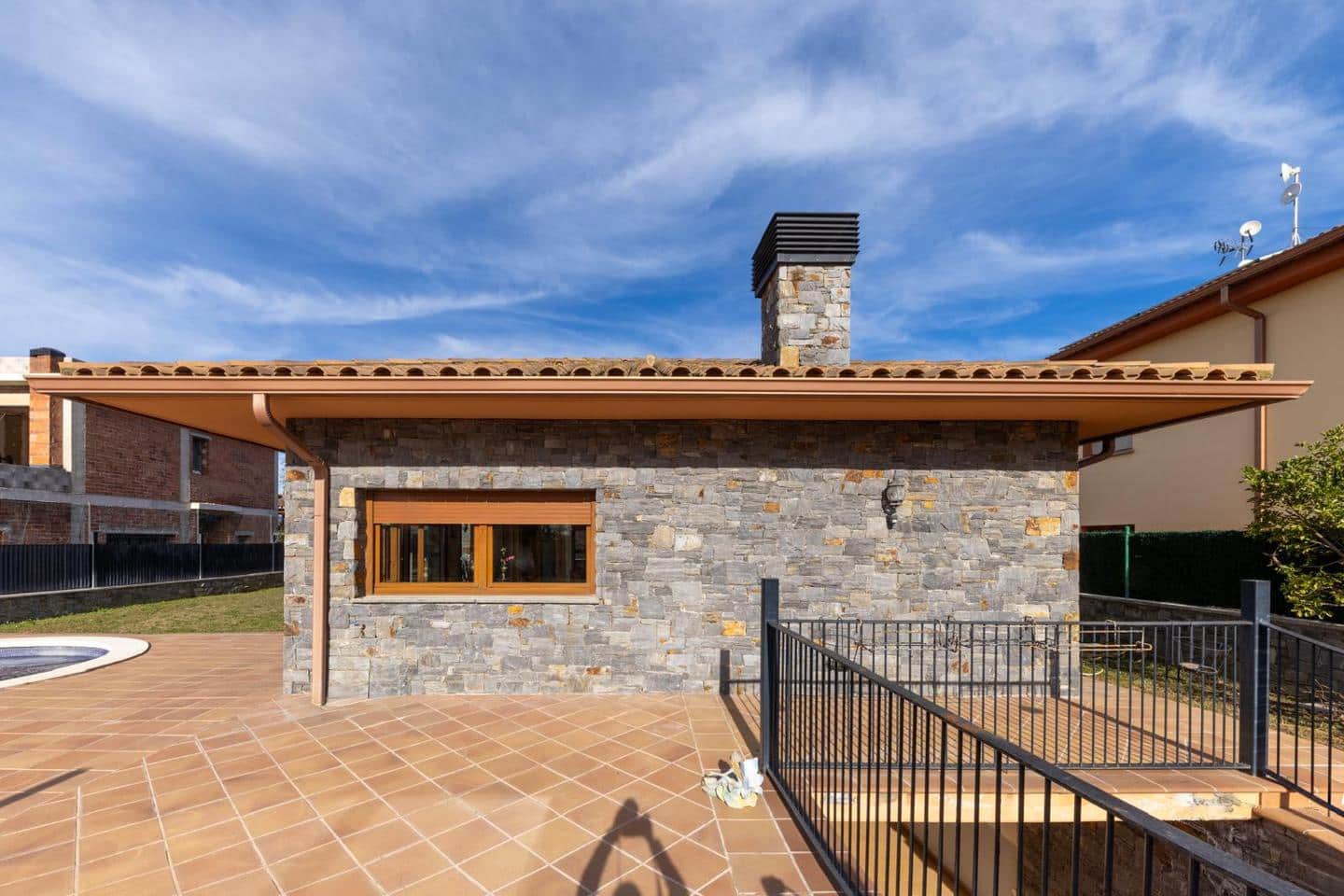 5 makuuhuone Huvila myytävänä paikassa Castello d'Empuries mukana uima-altaan 
autotalli - 1 050 000 € (Ref: 9598226)