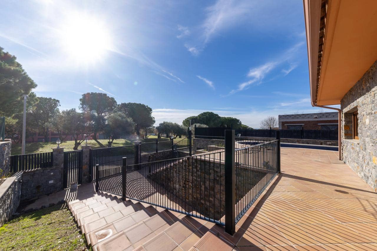 5 makuuhuone Huvila myytävänä paikassa Castello d'Empuries mukana uima-altaan 
autotalli - 1 050 000 € (Ref: 9598226)