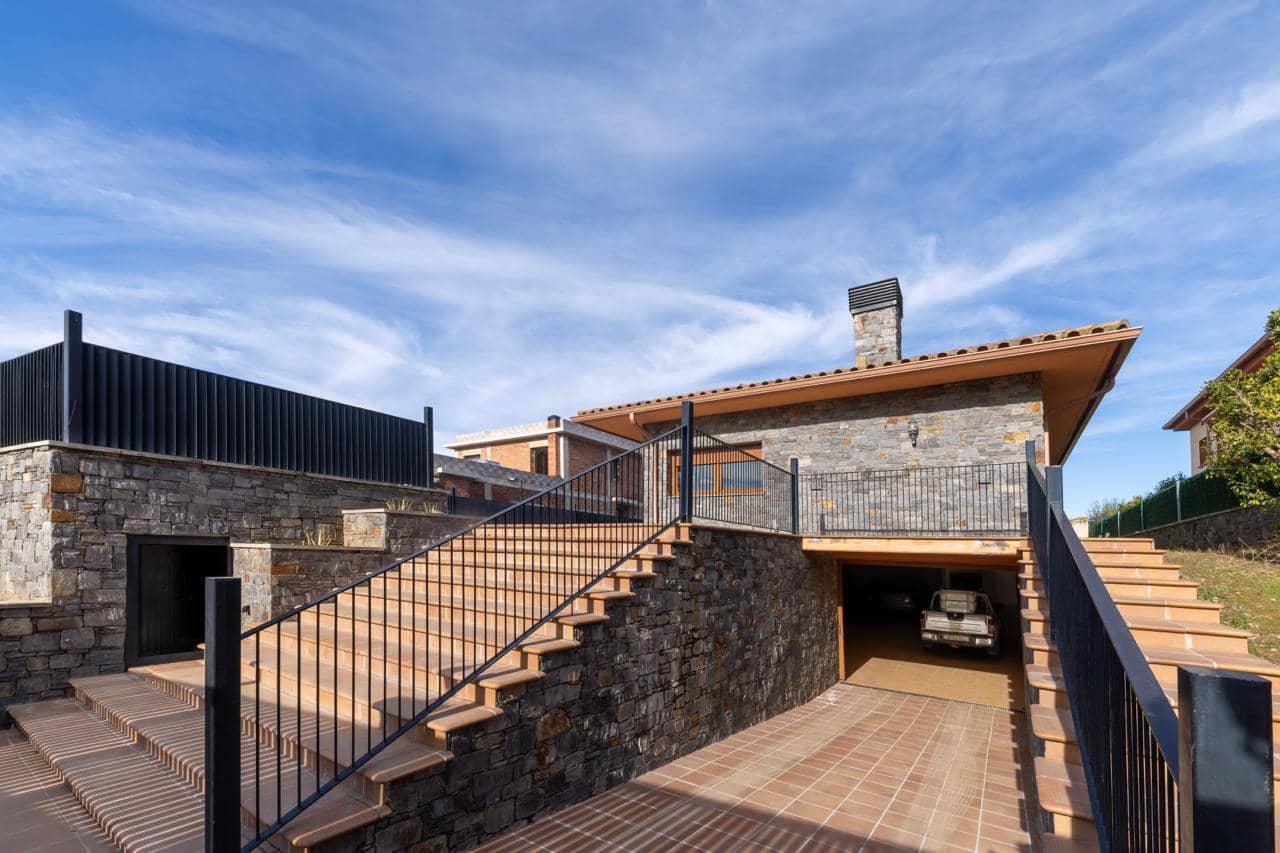 5 makuuhuone Huvila myytävänä paikassa Castello d'Empuries mukana uima-altaan 
autotalli - 1 050 000 € (Ref: 9598226)