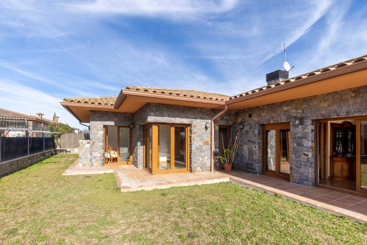 5 makuuhuone Huvila myytävänä paikassa Castello d'Empuries mukana uima-altaan 
autotalli - 1 050 000 € (Ref: 9598226)