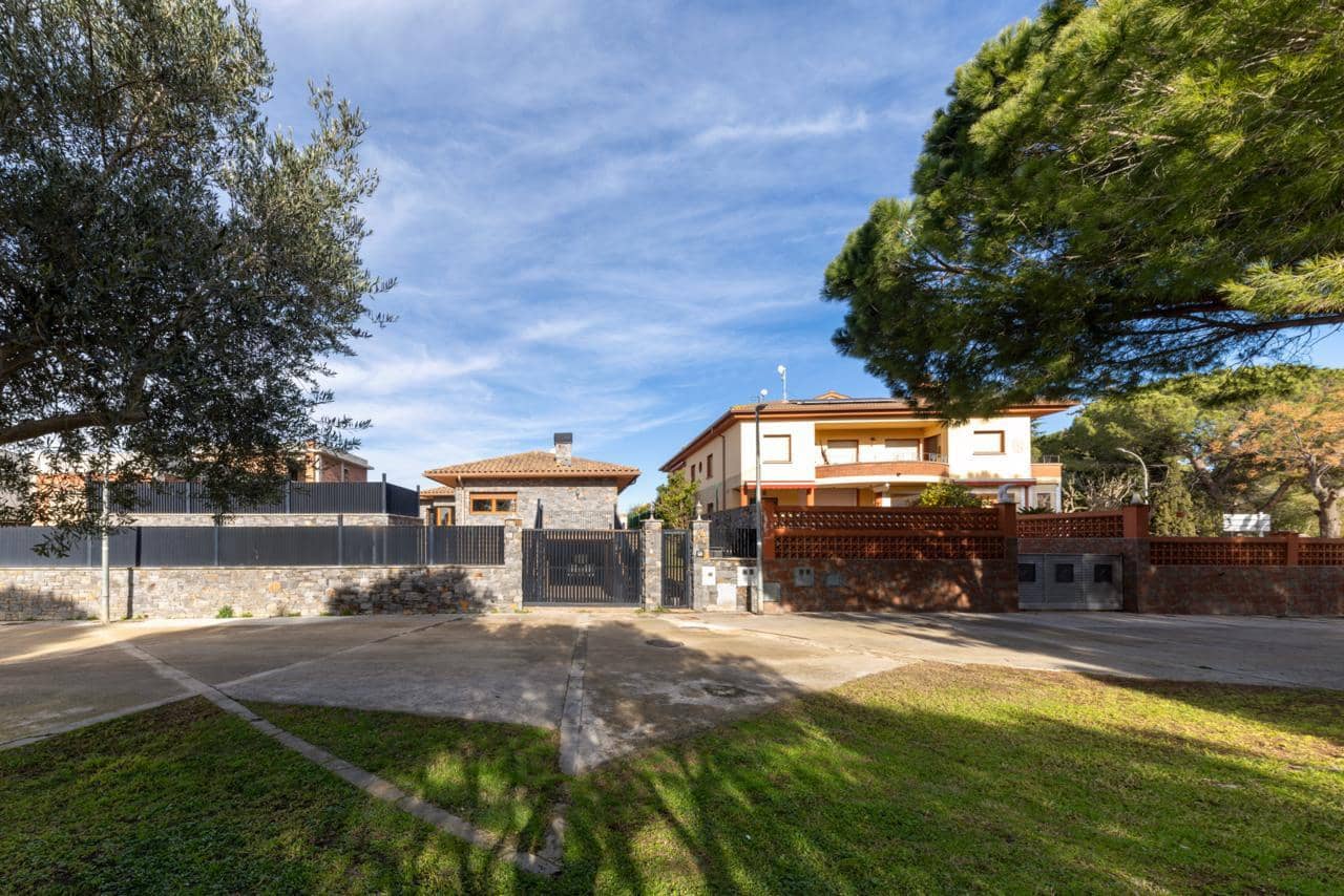 5 makuuhuone Huvila myytävänä paikassa Castello d'Empuries mukana uima-altaan 
autotalli - 1 050 000 € (Ref: 9598226)