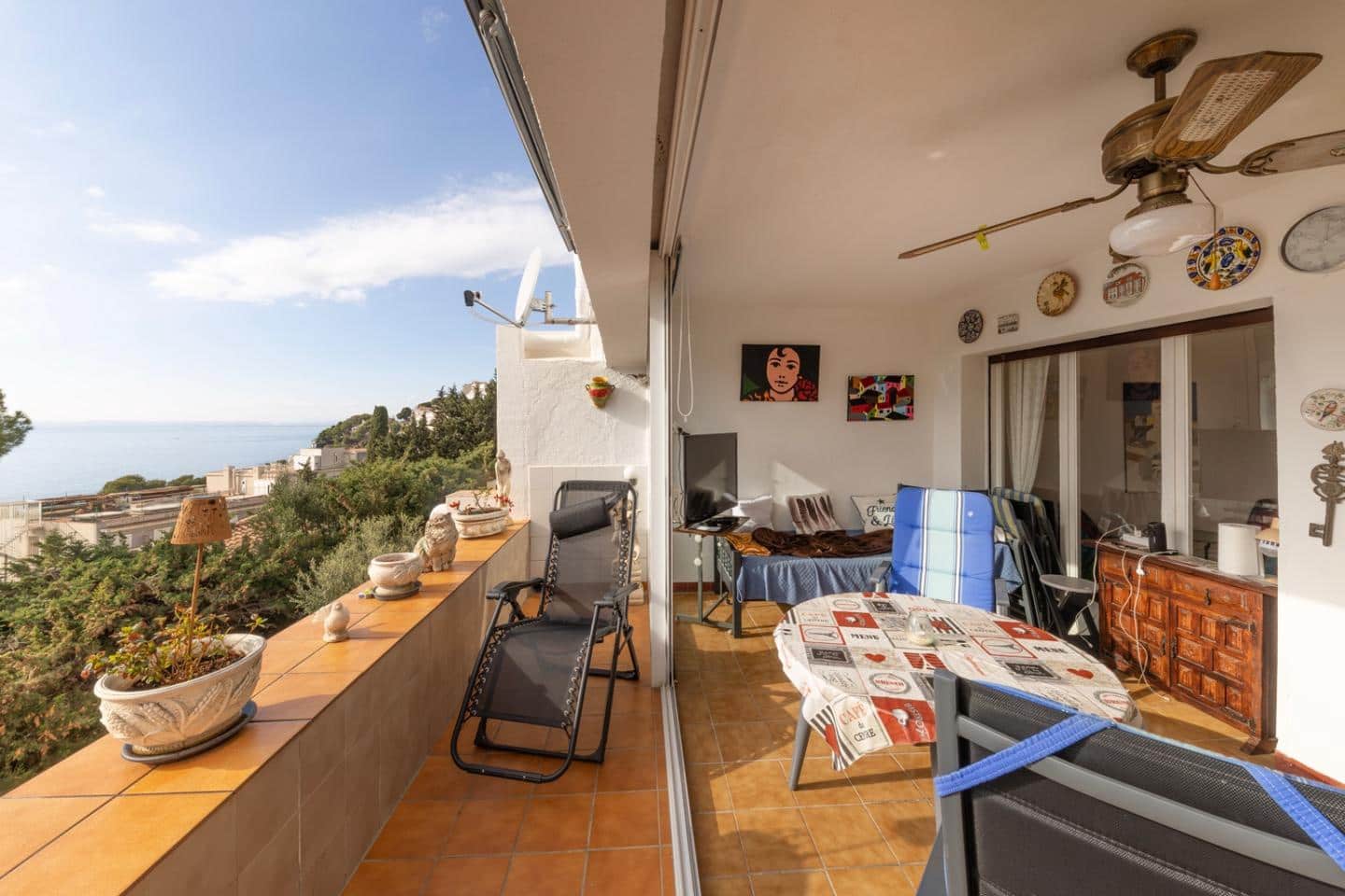 3 bedroom Flat for sale in Roses with garage - € 565,000 (Ref: 9598229)