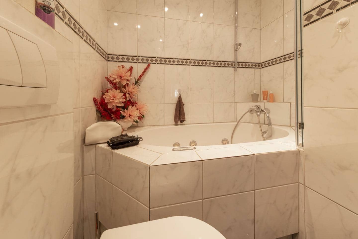 3 bedroom Flat for sale in Roses with garage - € 565,000 (Ref: 9598229)