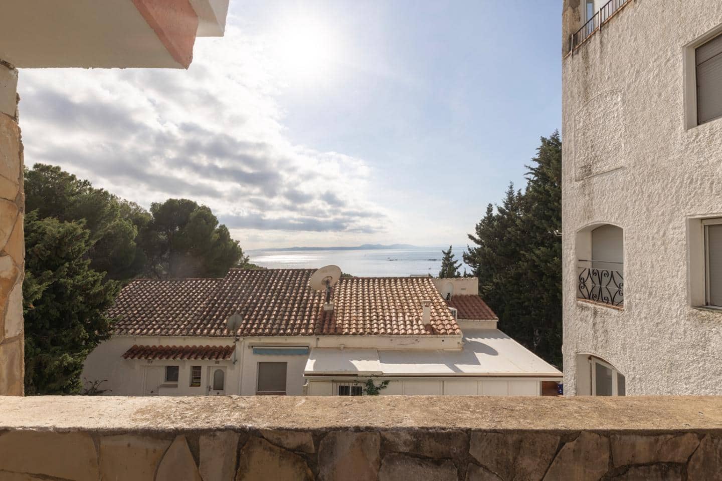 3 bedroom Flat for sale in Roses with garage - € 565,000 (Ref: 9598229)