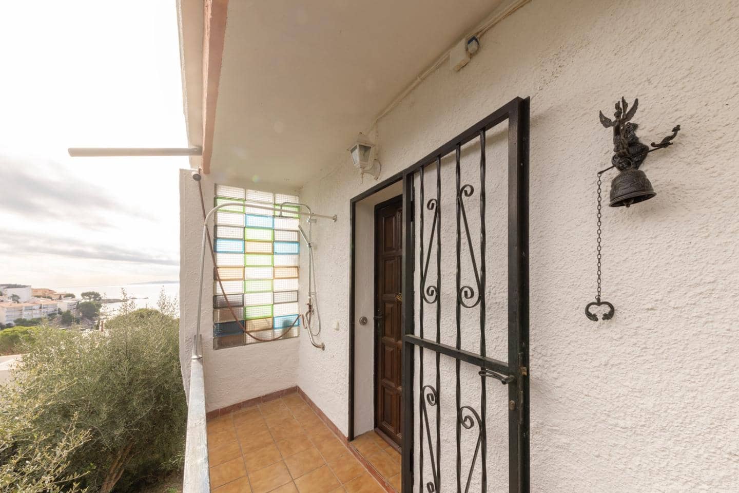 3 bedroom Flat for sale in Roses with garage - € 565,000 (Ref: 9598229)