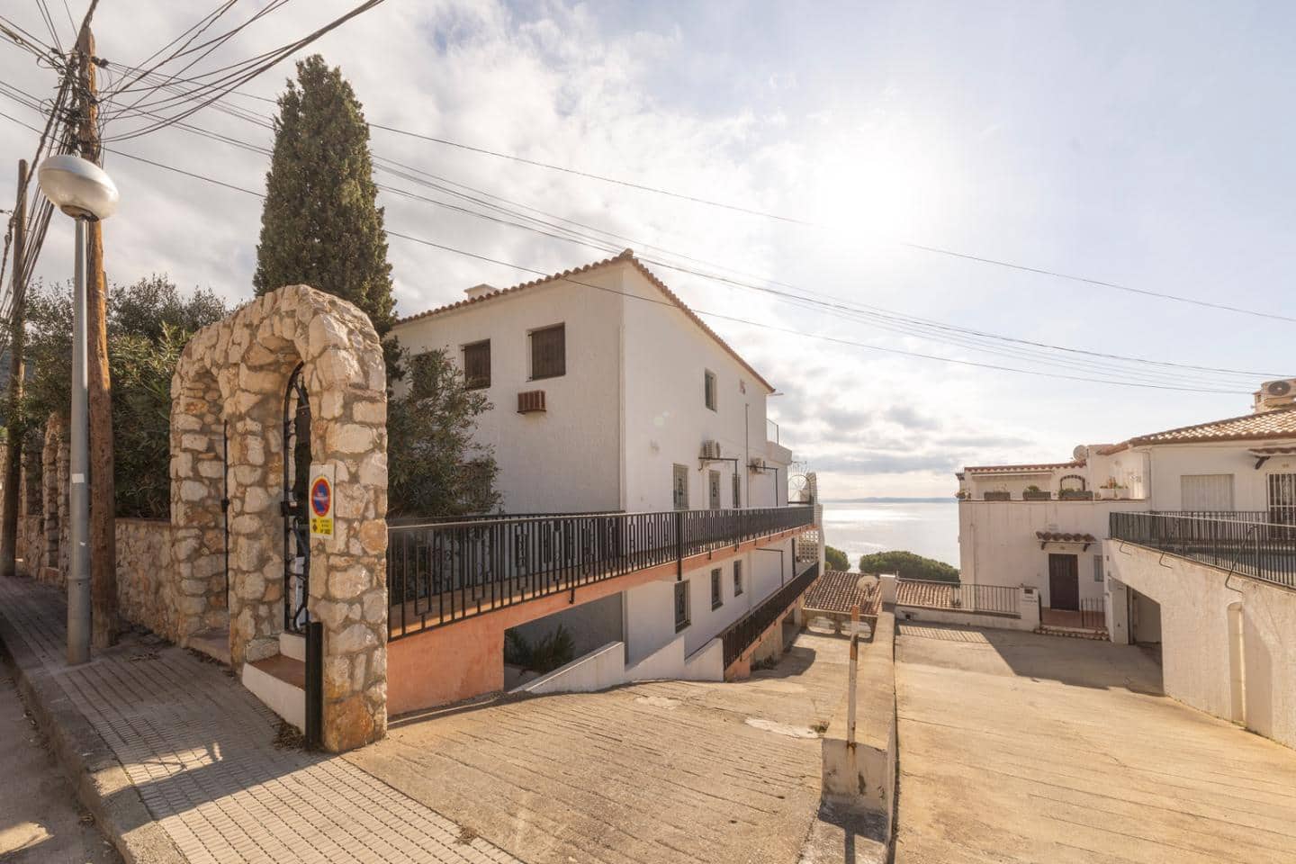 3 bedroom Flat for sale in Roses with garage - € 565,000 (Ref: 9598229)