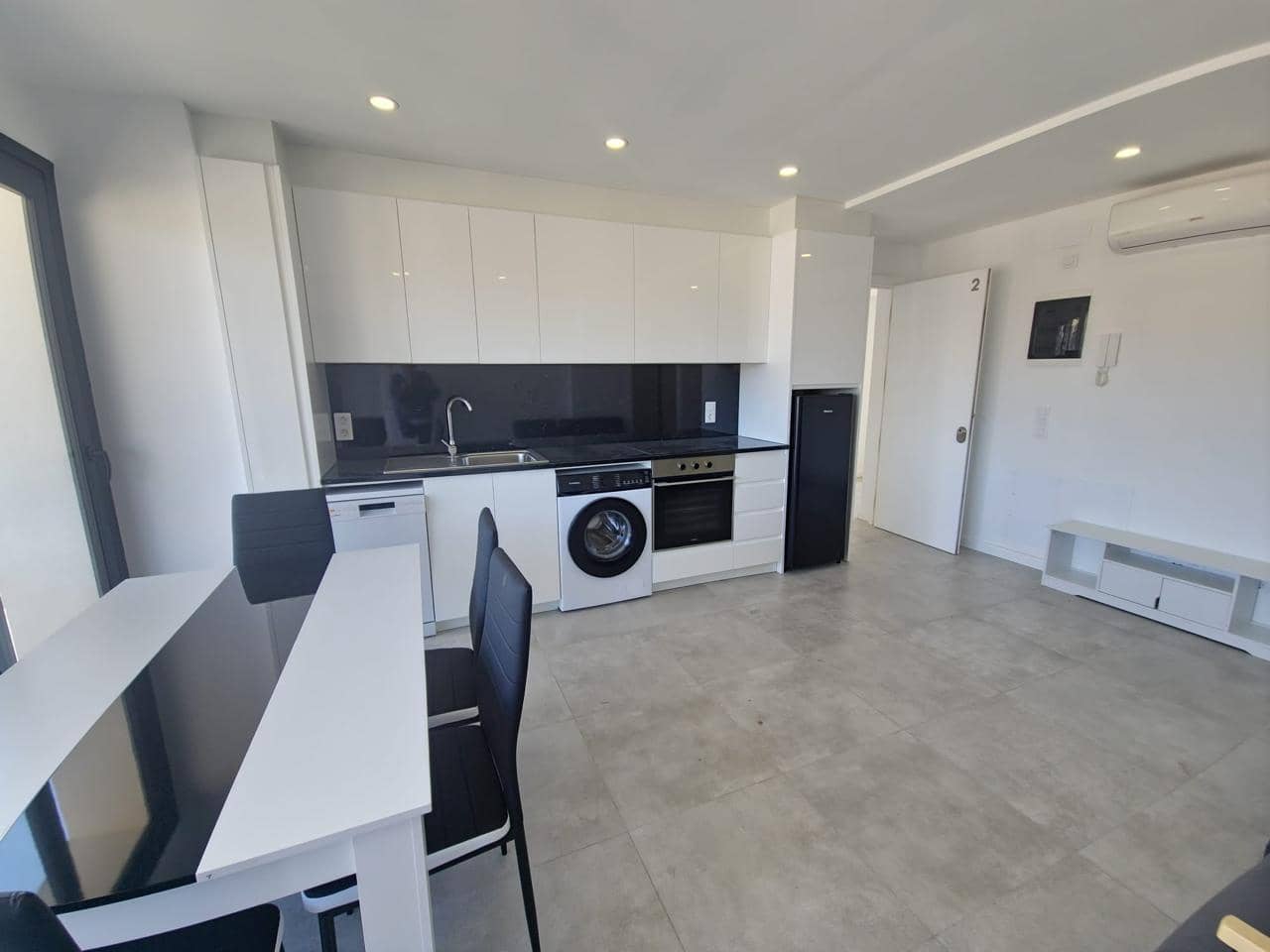 2 slaapkamer Appartement te koop in Roses - € 345.000 (Ref: 9598233)