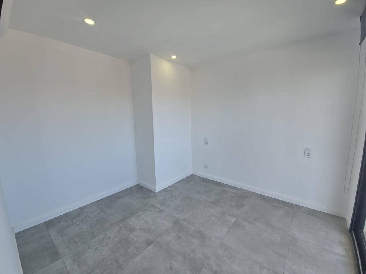 2 slaapkamer Appartement te koop in Roses - € 345.000 (Ref: 9598233)