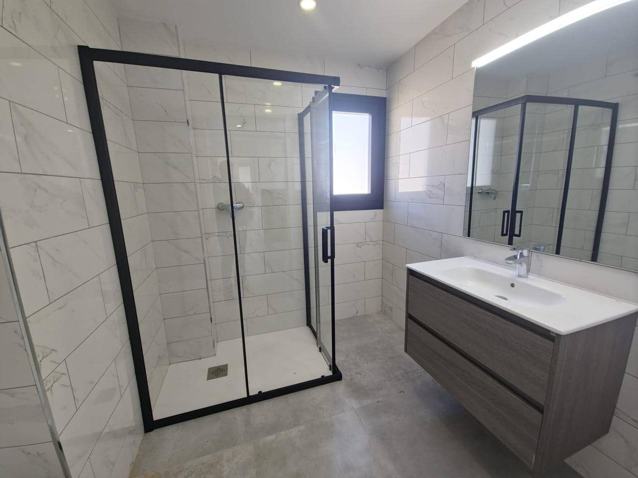 2 slaapkamer Appartement te koop in Roses - € 345.000 (Ref: 9598233)